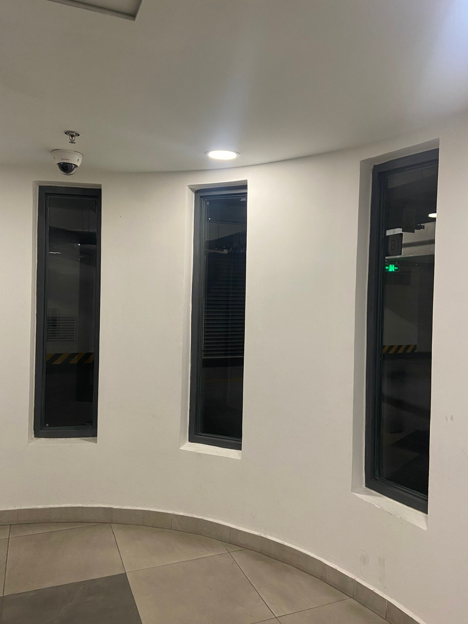 VÁCH KÍNH CHỐNG CHÁY M02